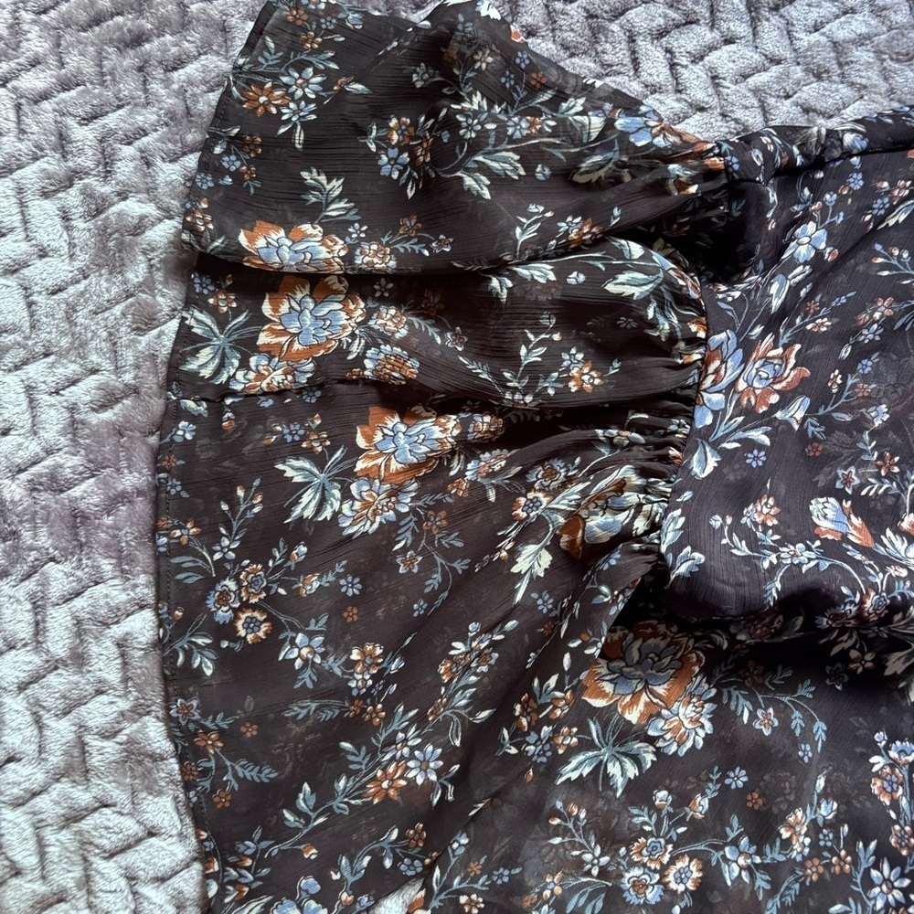 ⭐️⭐️⭐️American Eagle sheet black with floral print kimono size Large/Xlarge - Picture 2 of 8